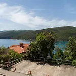 1 Bdr App With Sea View,pets Welcome,64