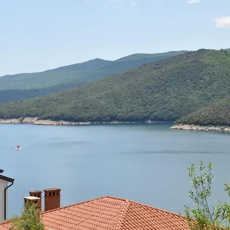 1 Bdr App With Sea View,pets Welcome,64 * Rabac