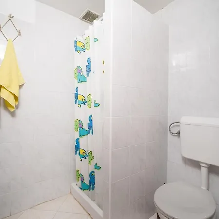 1 Bdr App With Sea View,pets Welcome,64 * Rabac