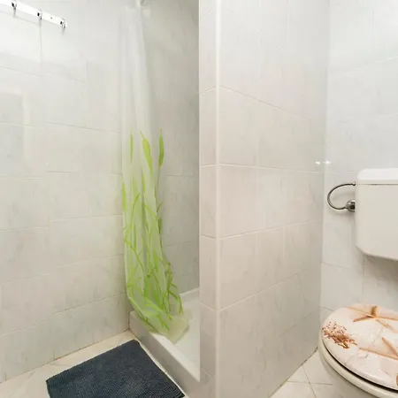 1 Bdr App With Sea View,pets Welcome,64