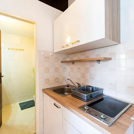 1 Bdr App With Sea View,pets Welcome,64 Apartman *