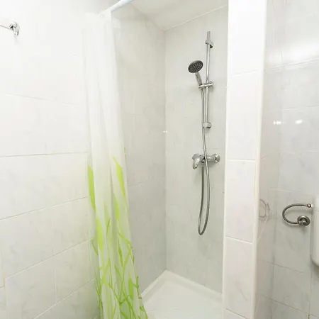 1 Bdr App With Sea View,pets Welcome,64 شقة *