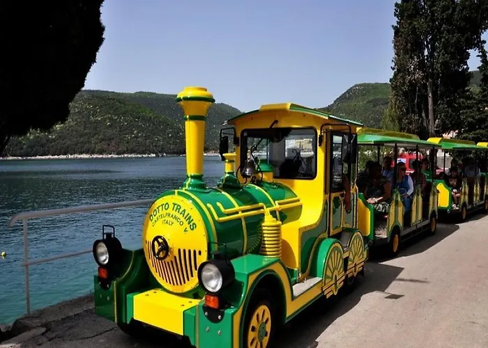 Apartment 1 Bdr App With Sea View,pets Welcome,64