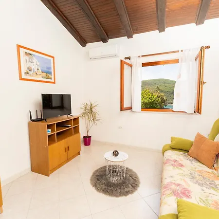 1 Bdr App With Sea View,pets Welcome,64 아파트 *