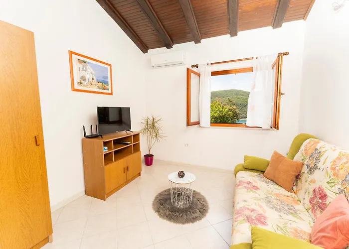 1 Bdr App With Sea View,pets Welcome,64 아파트 *