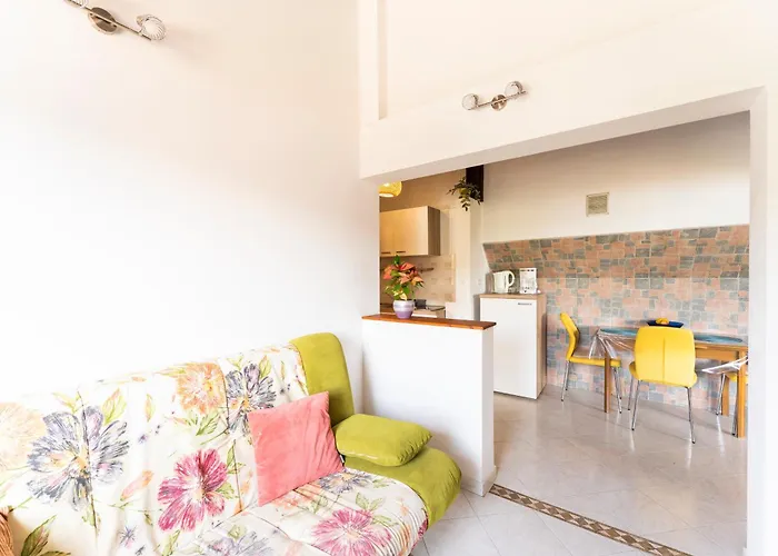 아파트 1 Bdr App With Sea View,pets Welcome,64 *